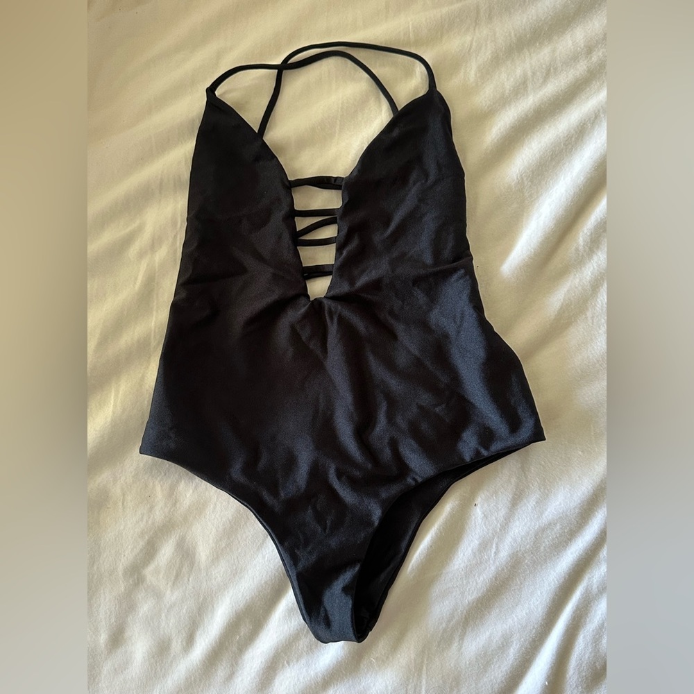 SOLD ❌❌ san Lorenzo flattering cheeky black one piece size s